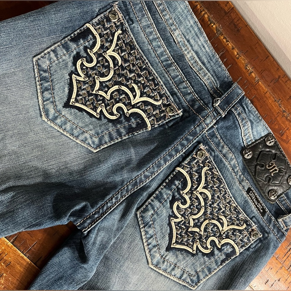 Miss Me Women's Faded Blue Straight Leg Jeans